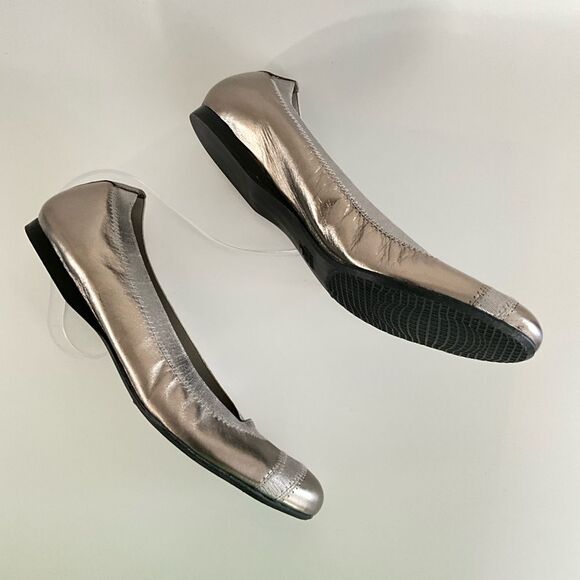 Stuart Weitzman Patent Leather Two-tone Ballet Flats Pewter 8 - Picture 6 of 12